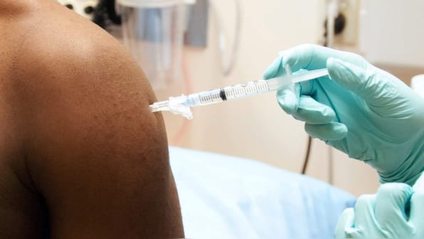 UAE announces emergency use of COVID-19 vaccine that is still in its final testing, for healthcare workers