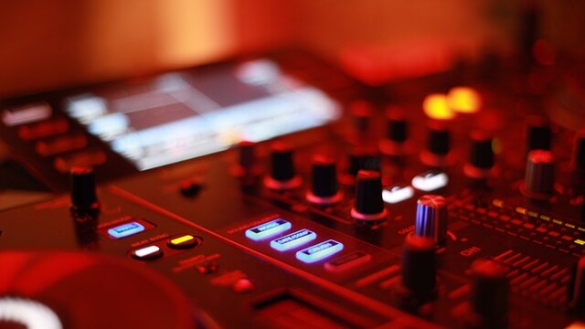 Best DJ consoles to rock any party Best DJ consoles to rock any party