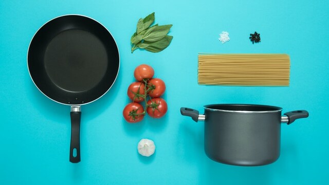 Top sets of pots and pans to make cooking easy Top sets of pots and pans to make cooking easy