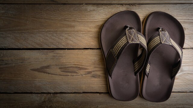 Men, get Your flip-flop game on Men, get Your flip-flop game on