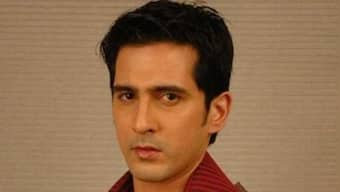 Sidharth Malhotra, Varun Dhawan, Vatsal Sheth, Mouni Roy mourn Sameer Sharma's death