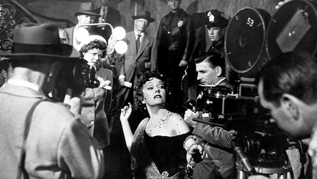 Top and above: Stills from Sunset Boulevard