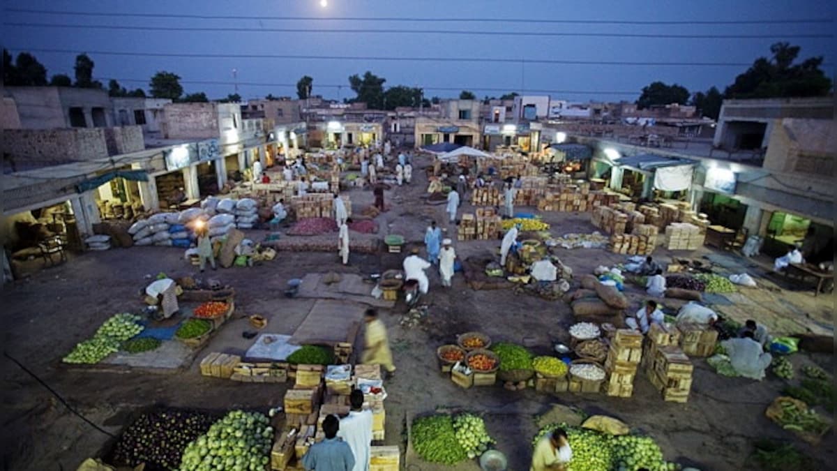 Delhi to reopen all weekly markets from Monday, Arvind Kejriwal urges people to follow COVID-19 guidelines