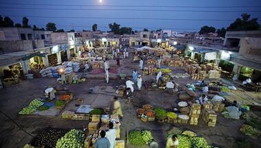 Delhi to reopen all weekly markets from Monday, Arvind Kejriwal urges people to follow COVID-19 guidelines