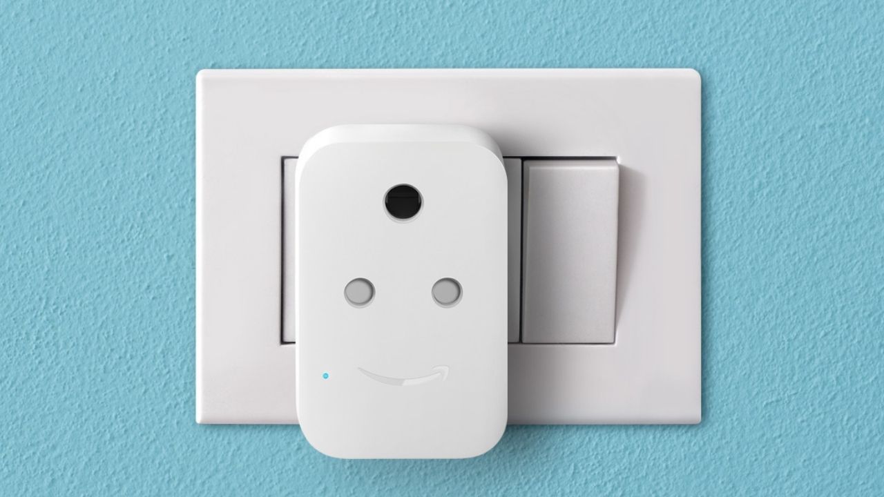 Amazon Smart Plug launched in India at Rs 1,999, lets you control lights, fans, more with voice Amazon Smart Plug launched in India at Rs 1,999, lets you control lights, fans, more with voice