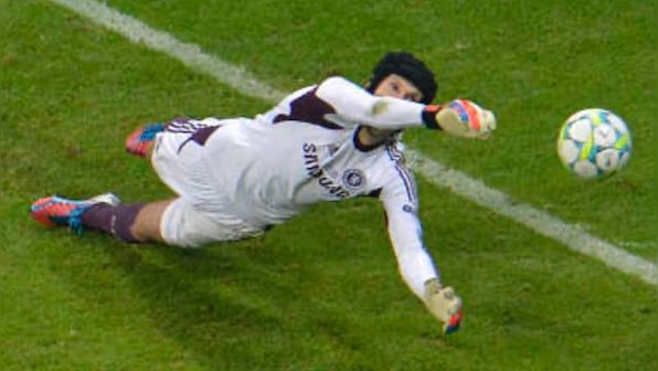 Premier League: Petr Cech helping solve Chelsea's goalkeeping woes, says manager Frank Lampard
