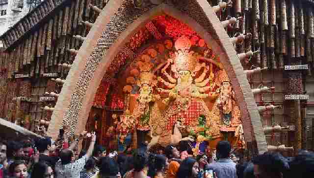 West Bengal govt announces norms to observe during Durga Puja celebrations; masks, sanitisers compulsory at pandals West Bengal govt announces norms to observe during Durga Puja celebrations; masks, sanitisers compulsory at pandals