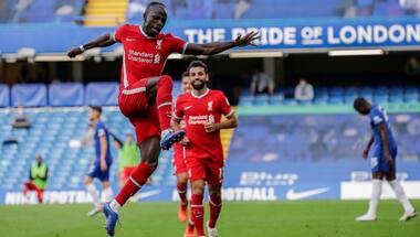 Premier League: Sadio Mane brace sees Liverpool beat 10-man Chelsea; Leicester City top points table after Burnley win
