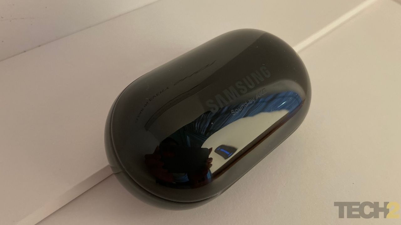 Samsung Galaxy Buds+ case has a glossy finish, which looks good but gets easily scratched. Image: tech2/Nandini Yadav