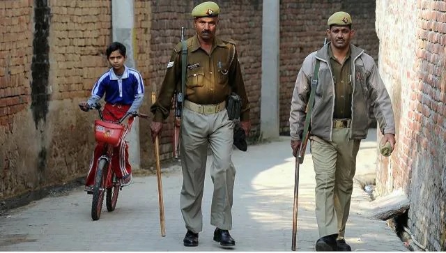 Uttar Pradesh Police forcibly took Hathras gangrape victim’s remains for cremation, claims family Uttar Pradesh Police forcibly took Hathras gangrape victim’s remains for cremation, claims family