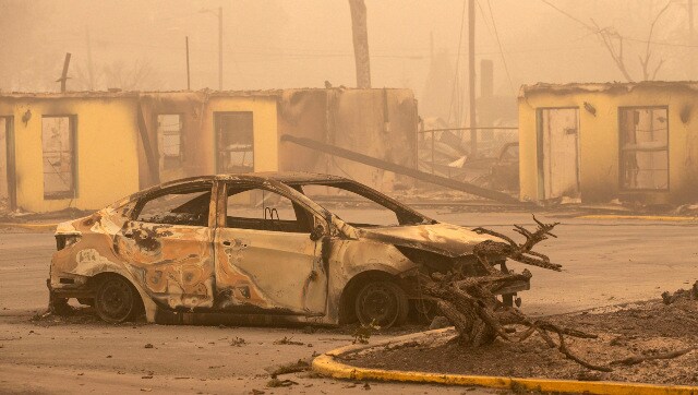 Toll due to US wildfires rises to 35; strong winds, low moisture add to firefighters' difficulties Toll due to US wildfires rises to 35; strong winds, low moisture add to firefighters' difficulties