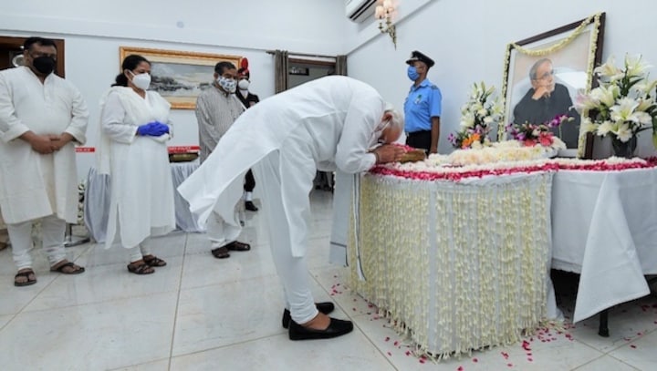 Pranab Mukherjee's mortal remains laid to rest at Delhi's Lodhi crematorium with full military honours