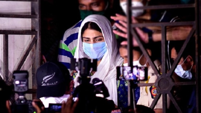 Mumbai court extends Rhea Chakraborty's judicial remand till 6 October; hearing on bail plea tomorrow Mumbai court extends Rhea Chakraborty's judicial remand till 6 October; hearing on bail plea tomorrow