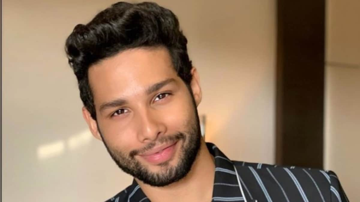 Siddhant Chaturvedi tests positive for coronavirus, reveals he's under home quarantine