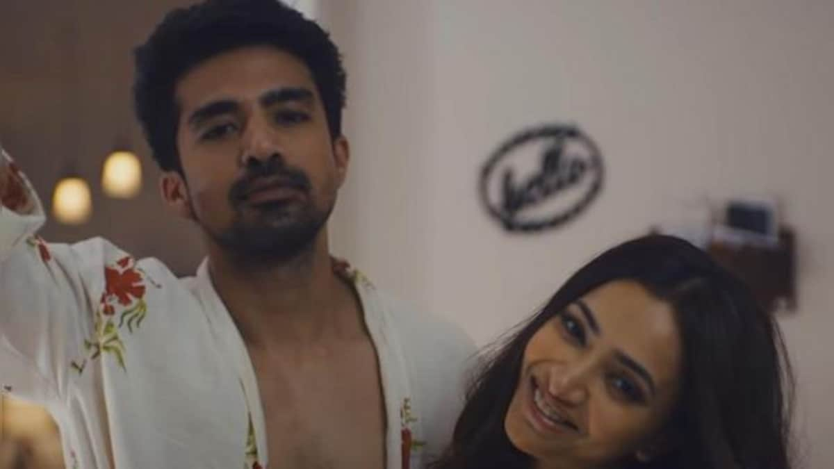 Comedy Couple movie review: Initially fun and fresh, but ultimately surface and flat take on unmarriagehood in Gurgaon