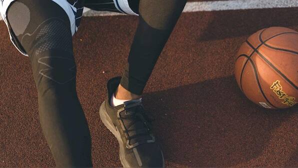 Running shoes for men