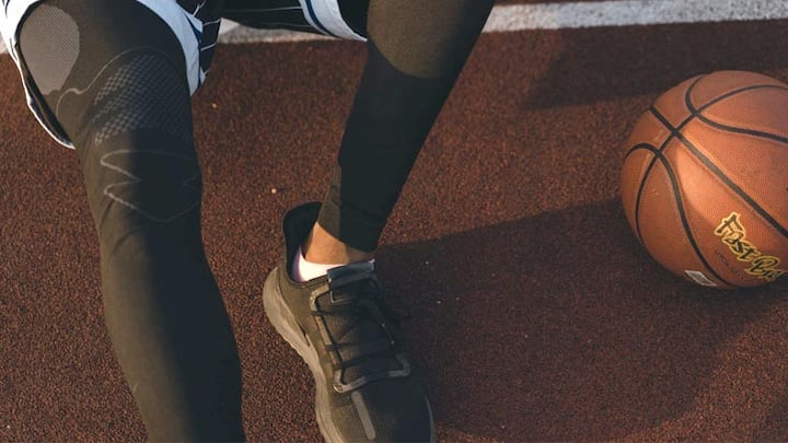 Running shoes for men