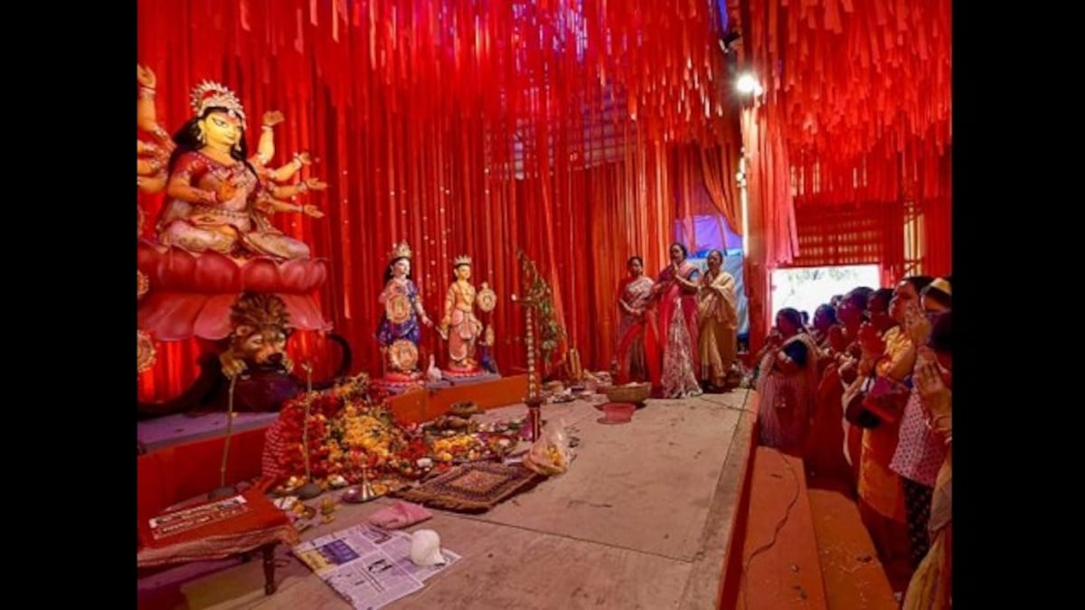 Durga Puja: Rain may dampen festivities on Maha Navami and Dashami in southern West Bengal, MeT predicts