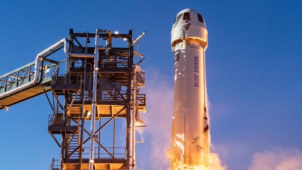 Blue Origin launches its New Shepherd rocket to test NASA's lunar landing tech