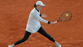 French Open 2020: Naomi Osaka-inspired Iga Swiatek books semi-final with qualifier Nadia Podoroska