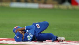 IPL 2020: Shreyas Iyer is in pain but able to move his shoulder, says DC teammate Shikhar Dhawan