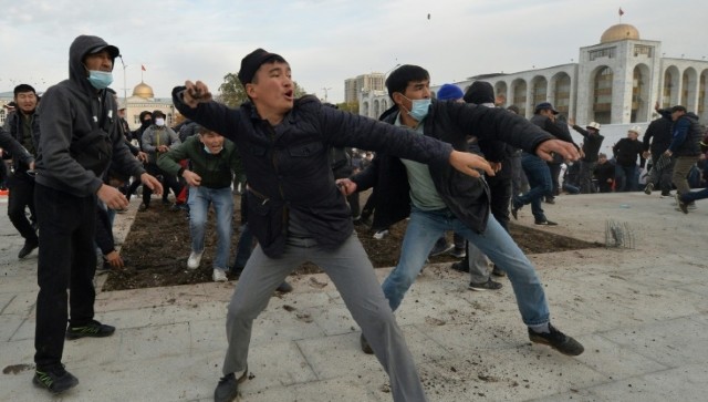 Kyrgyzstan slips deeper into crisis as rival groups clash in capital Bishkek; five injured Kyrgyzstan slips deeper into crisis as rival groups clash in capital Bishkek; five injured