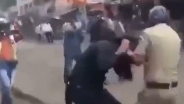 Sikh man's turban pulled in scuffle with police at BJP rally in Bengal; Amarinder Singh seeks action against official Sikh man's turban pulled in scuffle with police at BJP rally in Bengal; Amarinder Singh seeks action against official