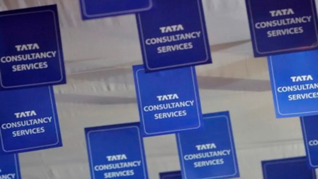 TCS announces Rs 16,000-cr buyback plan, net profit up 4.9% at Rs 8,433 cr in Sep quarter TCS announces Rs 16,000-cr buyback plan, net profit up 4.9% at Rs 8,433 cr in Sep quarter