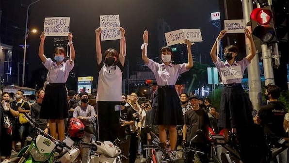 Thailand's first transgender MP, Tanwarin Sukkhapisit, dismissed from Parliament