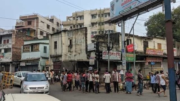 'Khaali haath, khaali jeb, khaali pet': Ahead of Bihar polls, Nitish Kumar govt faces ire of intra-state migrants