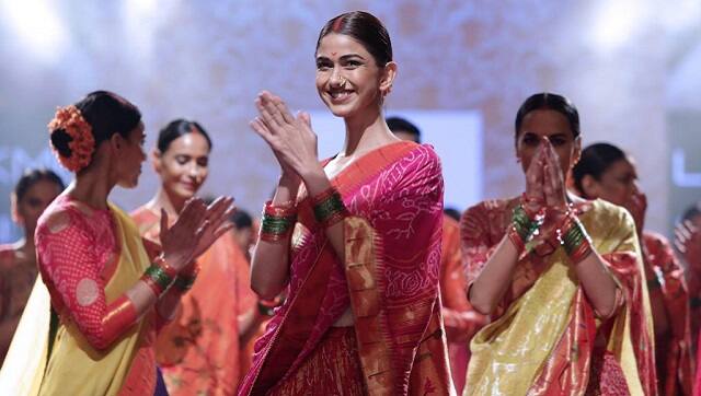 Models at the curtain call for designer Gaurang's show at the previous edition of the Lakme Fashion Week. Image courtesy LFW