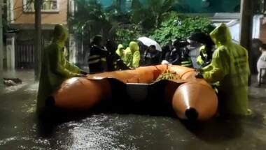 Heavy rains lash several parts of Telangana; 11 die in wall, roof collapses in Hyderabad