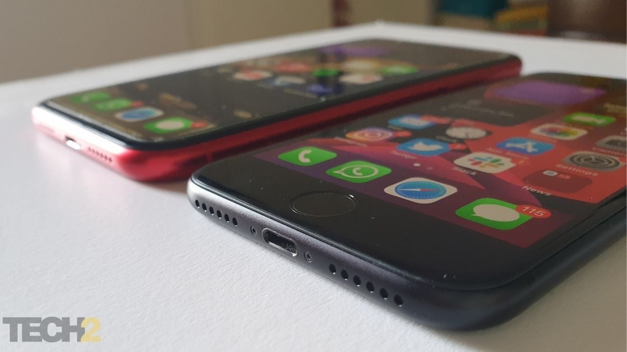 iPhone SE next to an iPhone 11. Image: tech2/Nandini Yadav