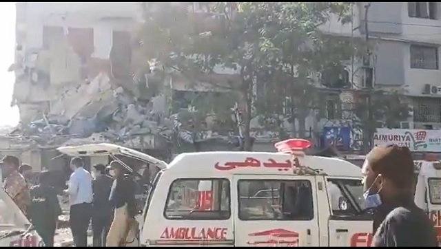 14 dead, several injured in massive blast in Pakistan's Karachi city 14 dead, several injured in massive blast in Pakistan's Karachi city