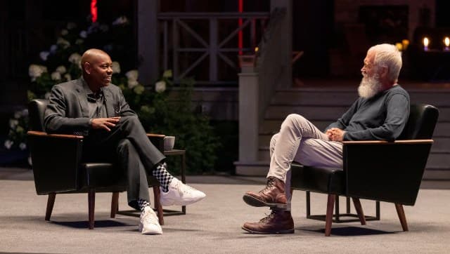 With Dave Chappelle | Image from Twitter @netflixqueue 