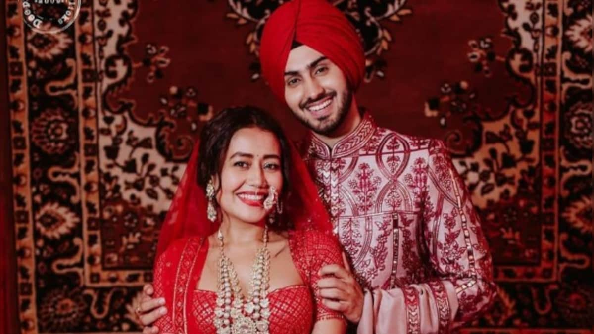 Neha Kakkar, Rohanpreet Singh host wedding reception in Chandigarh; here are the highlights