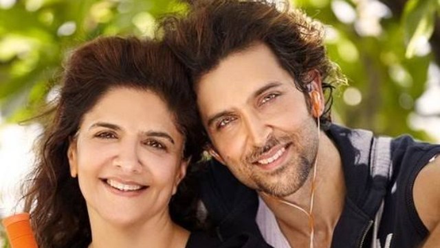 Hrithik Roshan's mother Pinkie tests COVID-19 positive, says she is asymptomatic Hrithik Roshan's mother Pinkie tests COVID-19 positive, says she is asymptomatic