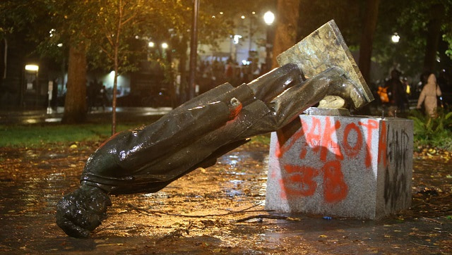 Portland protestors deface, knock down Roosevelt, Lincoln statues in ‘rage’ against Columbus Day Portland protestors deface, knock down Roosevelt, Lincoln statues in ‘rage’ against Columbus Day