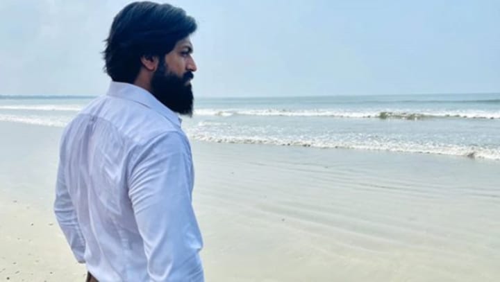Yash shares photo from KGF Chapter: 2 shoot as he resumes work after COVID-19 lockdown