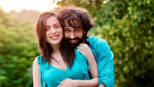 Nakuul Mehta, Jankee Parekh are expecting their first child, break news on Instagram
