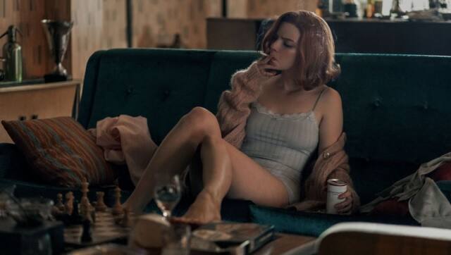 Beth becomes addicted to alcohol and pills