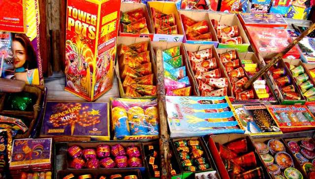 No total ban on firecrackers, only those containing Barium salts prohibited, clarifies SC No total ban on firecrackers, only those containing Barium salts prohibited, clarifies SC