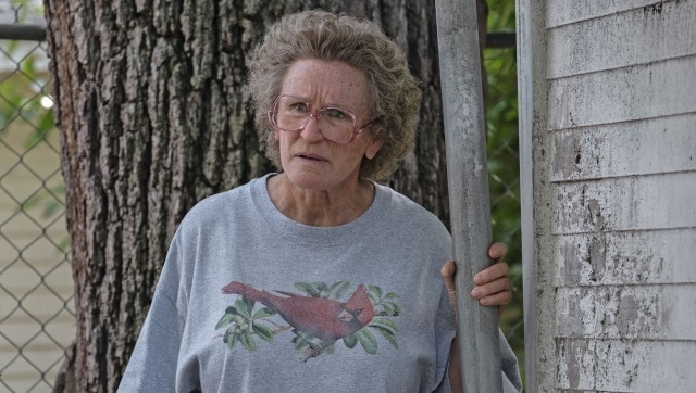 Hillbilly Elegy movie review: Amy Adams, Glenn Close offer little ...