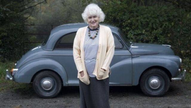 During her stint as a journalist, Morris broke the news that