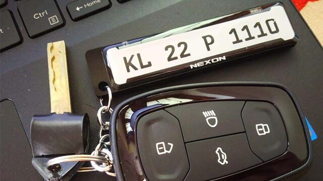 Stylish keychains that are light on the wallet Stylish keychains that are light on the wallet