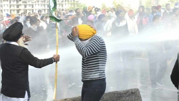Over 25 cr join nationwide strike against Centre's farm, labour laws; farmers face tear gas, water cannons on march to Delhi