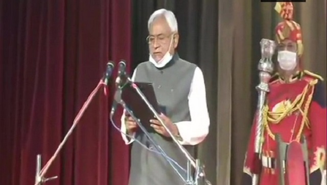 Nitish Kumar sworn in as Bihar CM for seventh time in 20 yrs; Tejashwi boycotts ceremony, Chirag takes dig Nitish Kumar sworn in as Bihar CM for seventh time in 20 yrs; Tejashwi boycotts ceremony, Chirag takes dig