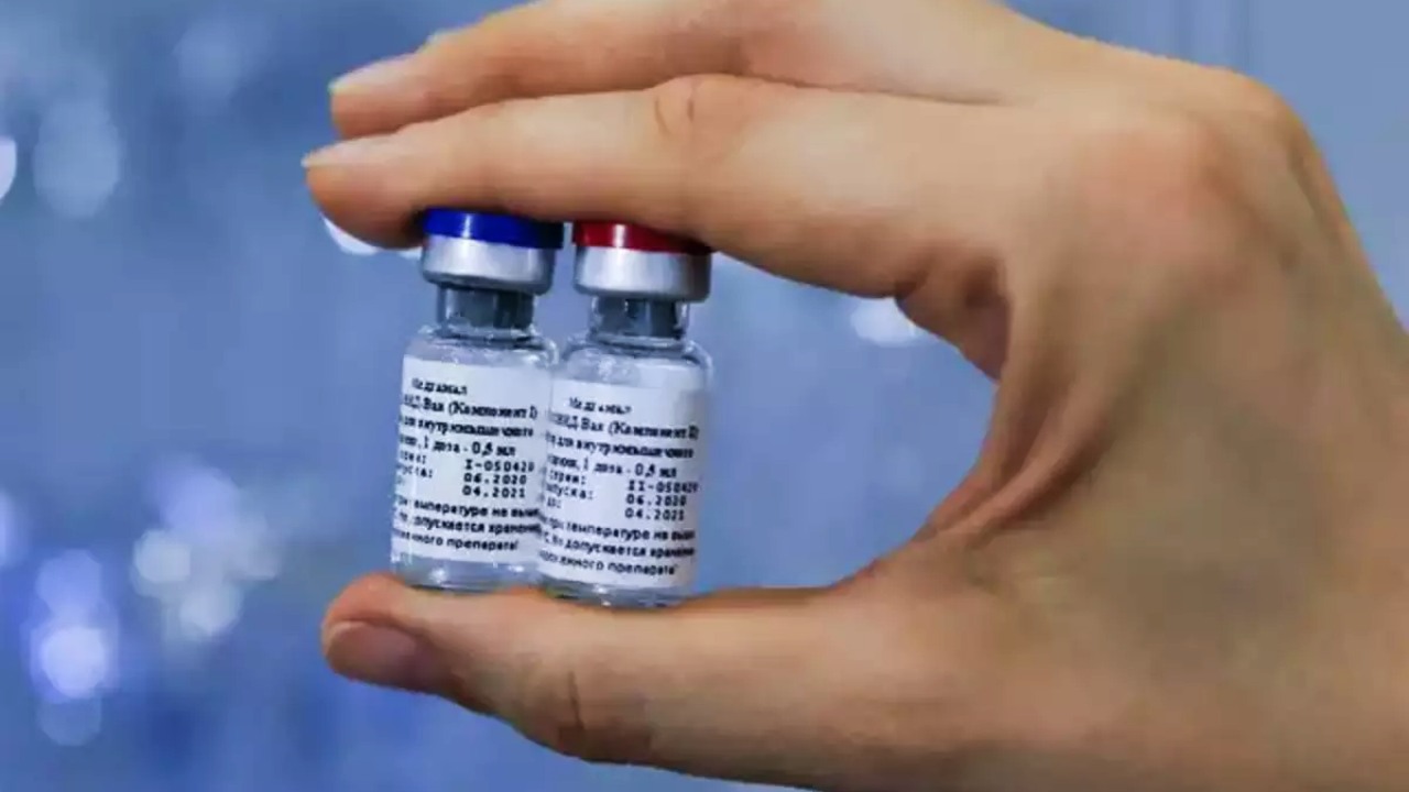 COVID-19 vaccines may be tweaked if emerging coronavirus variants worsen, spread COVID-19 vaccines may be tweaked if emerging coronavirus variants worsen, spread