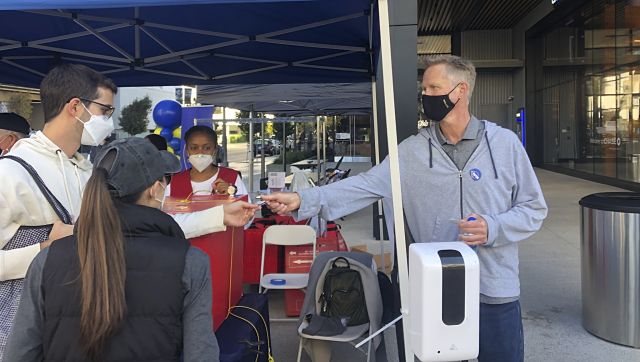 NBA: Golden State Warriors coach Steve Kerr votes, then works Chase Center drop spot NBA: Golden State Warriors coach Steve Kerr votes, then works Chase Center drop spot