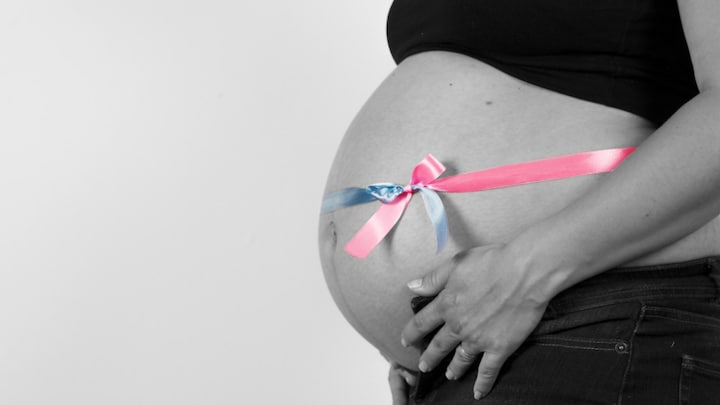 Benefits of opening COVID-19 vaccination for pregnant women outweigh theoretical risks, here's why